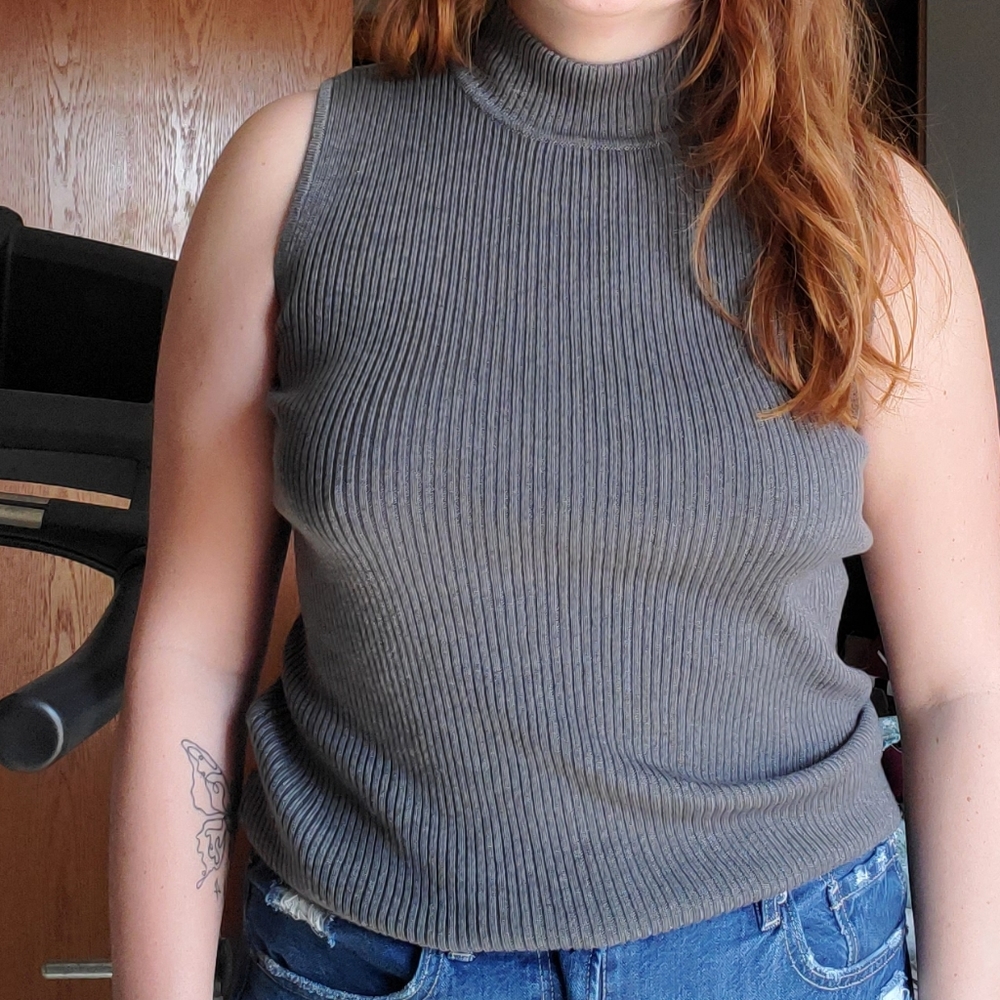 Ribbed Mock Neck Tank Top - Gray